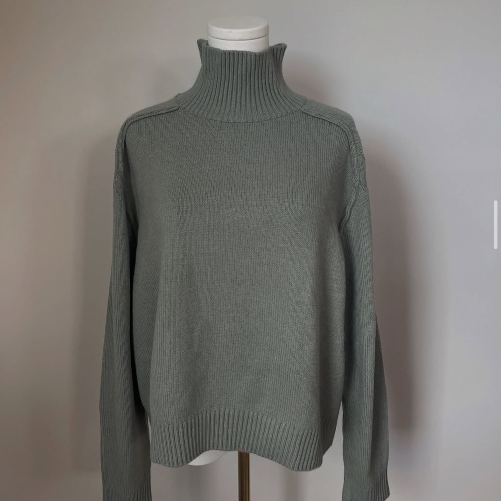 H&M Olive Ribbed Sweater